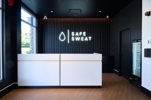 Studio Safe Sweat di Vancouver